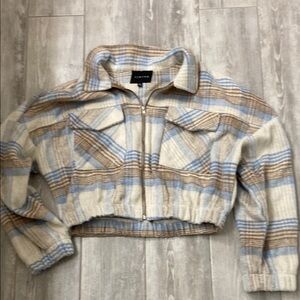 Timing thick flannel cropped Jacket in Blue and Beige